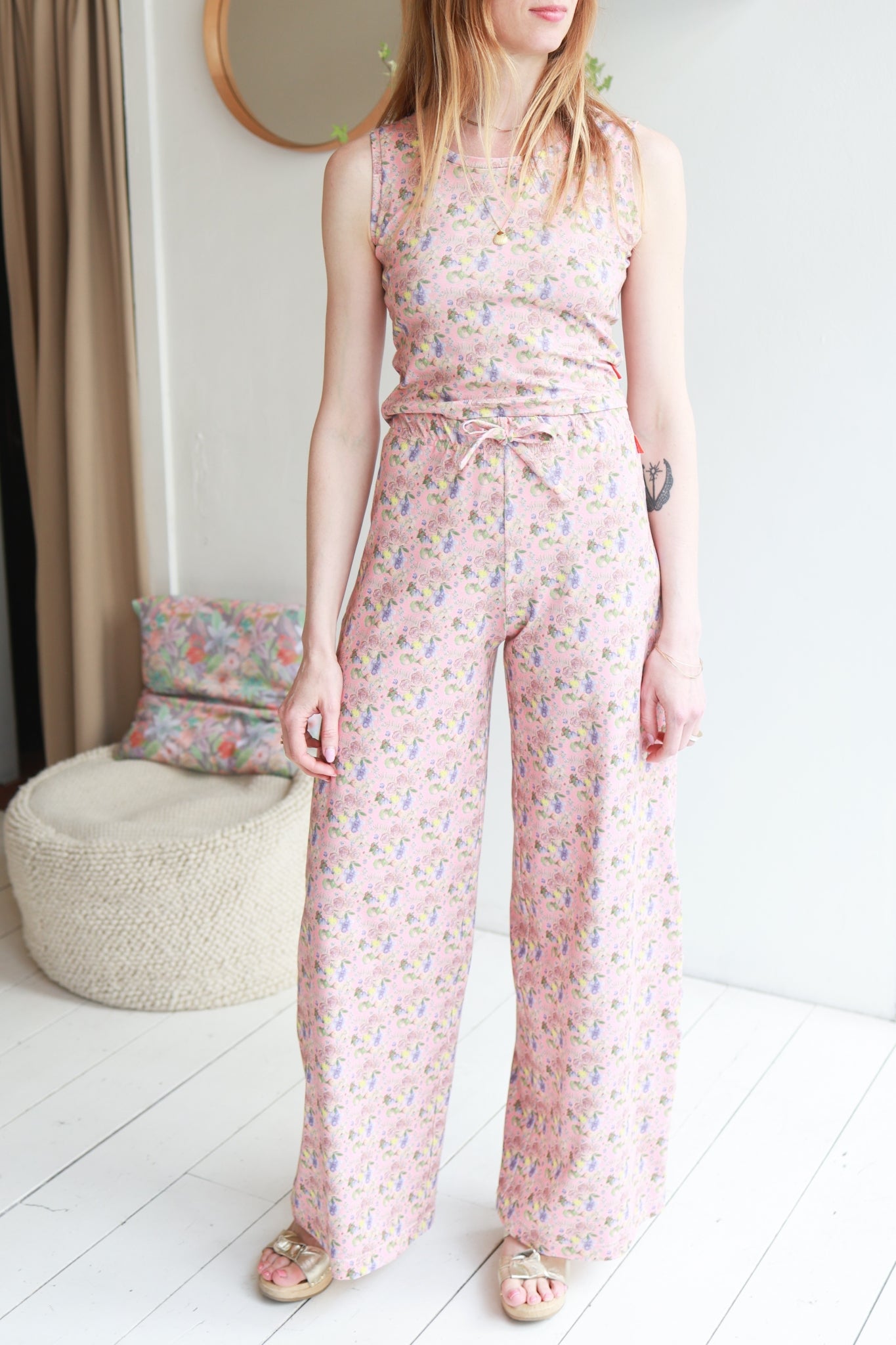 Women organic cotton stretch jersey high waisted comfy pants.