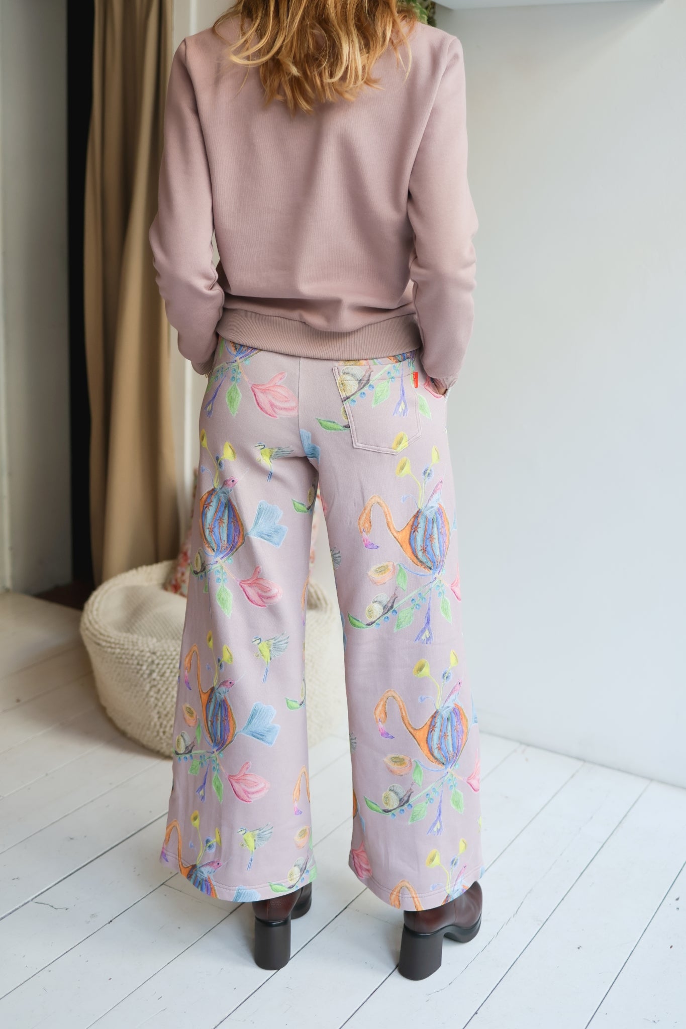 Women organic cotton sweat high waisted comfy pants.