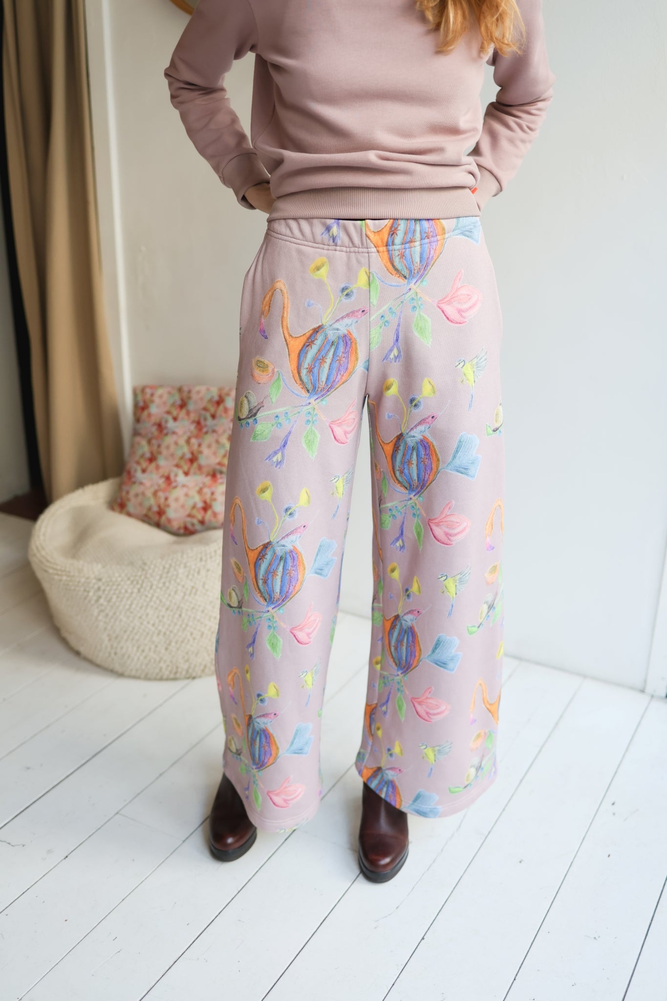 Women organic cotton sweat high waisted comfy pants.