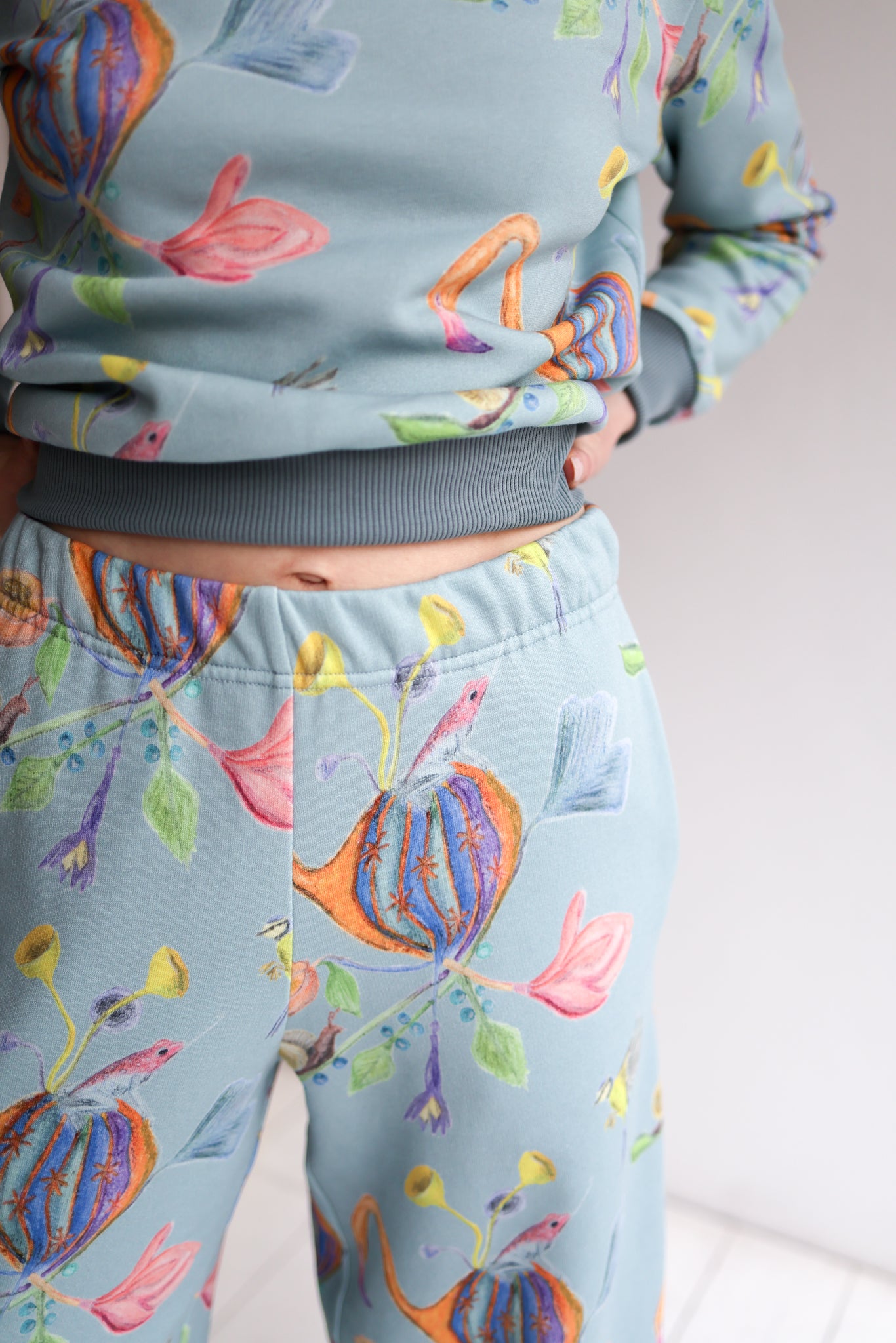 Women organic cotton sweat high waisted comfy pants.