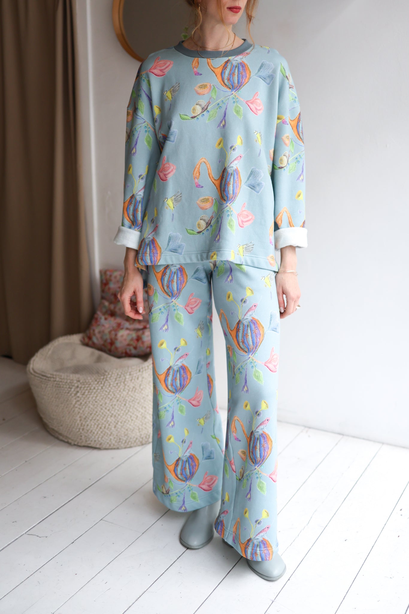 Women organic cotton sweat high waisted comfy pants.