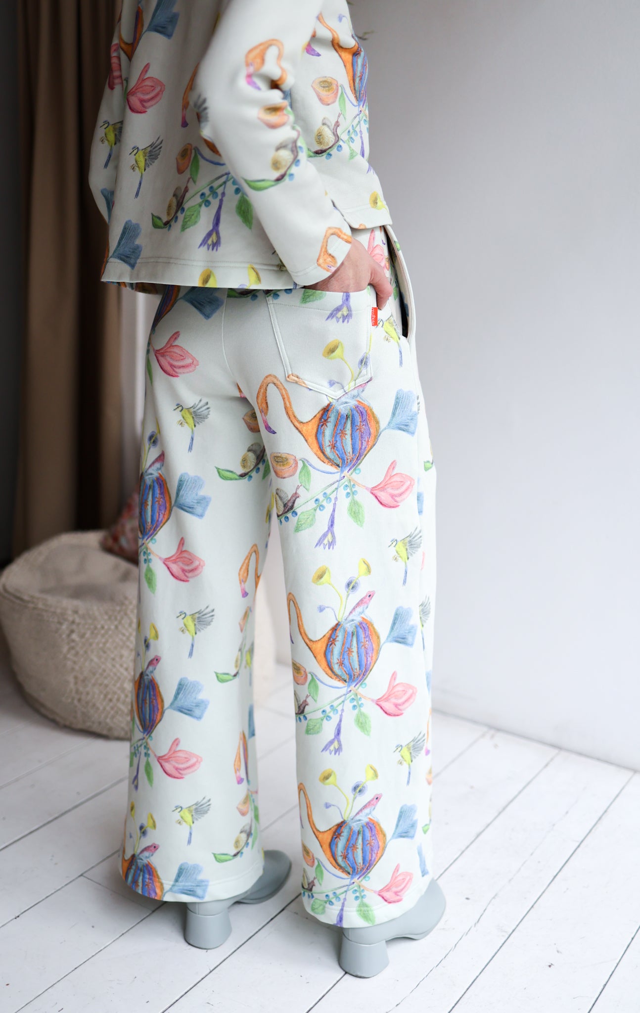 Women organic cotton sweat high waisted comfy pants.