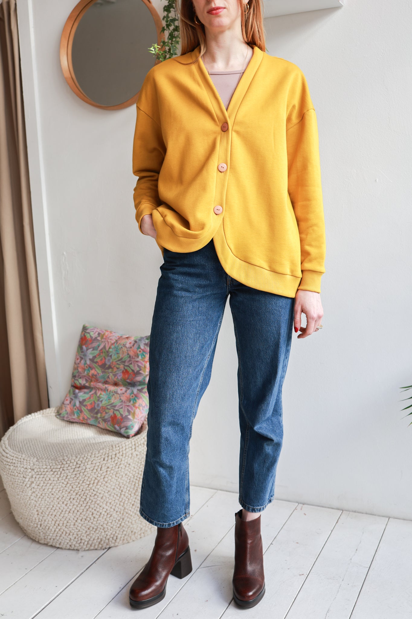 Women organic cotton sweat cardigan.