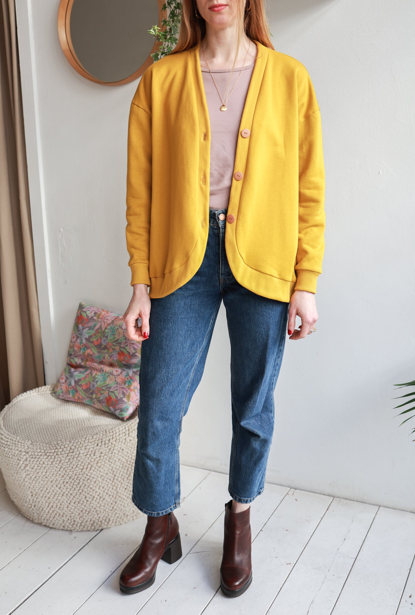 Women organic cotton sweat cardigan.