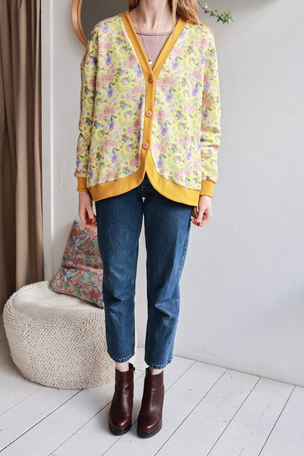 Women organic cotton sweat cardigan.