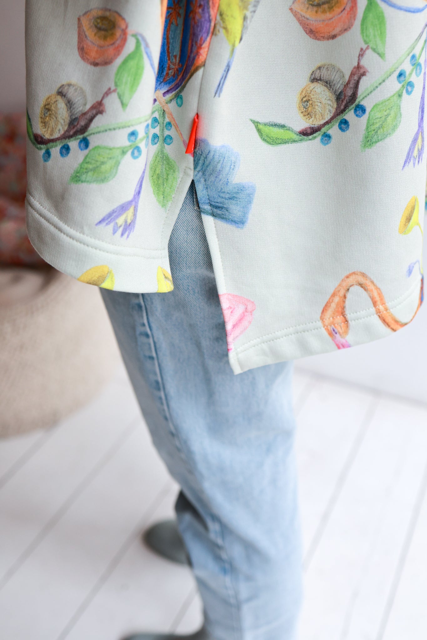 Women organic cotton sweatshirt.