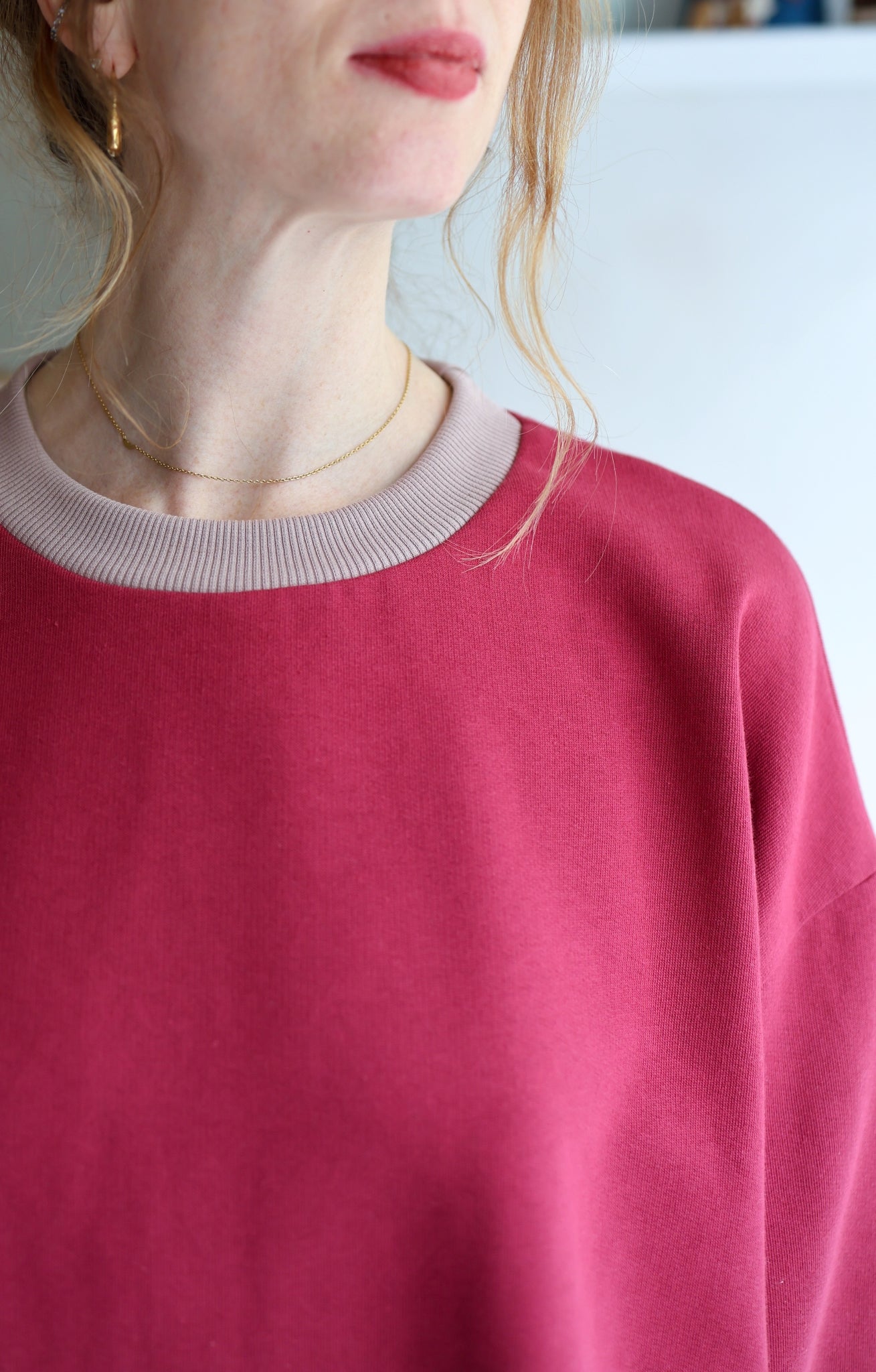 Women organic cotton sweatshirt.
