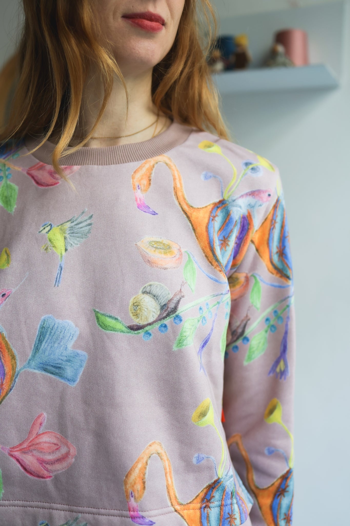 Women organic cotton sweatshirt.