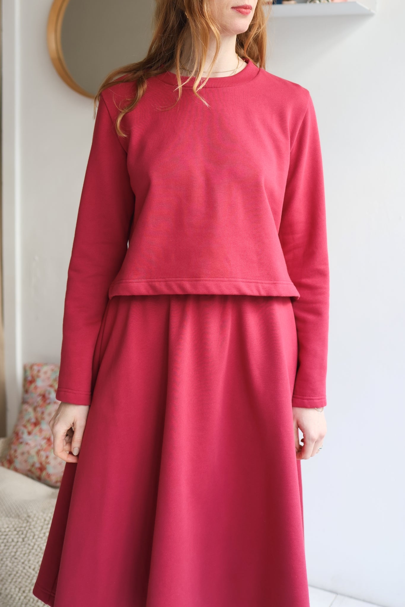 Women organic cotton sweatshirt.