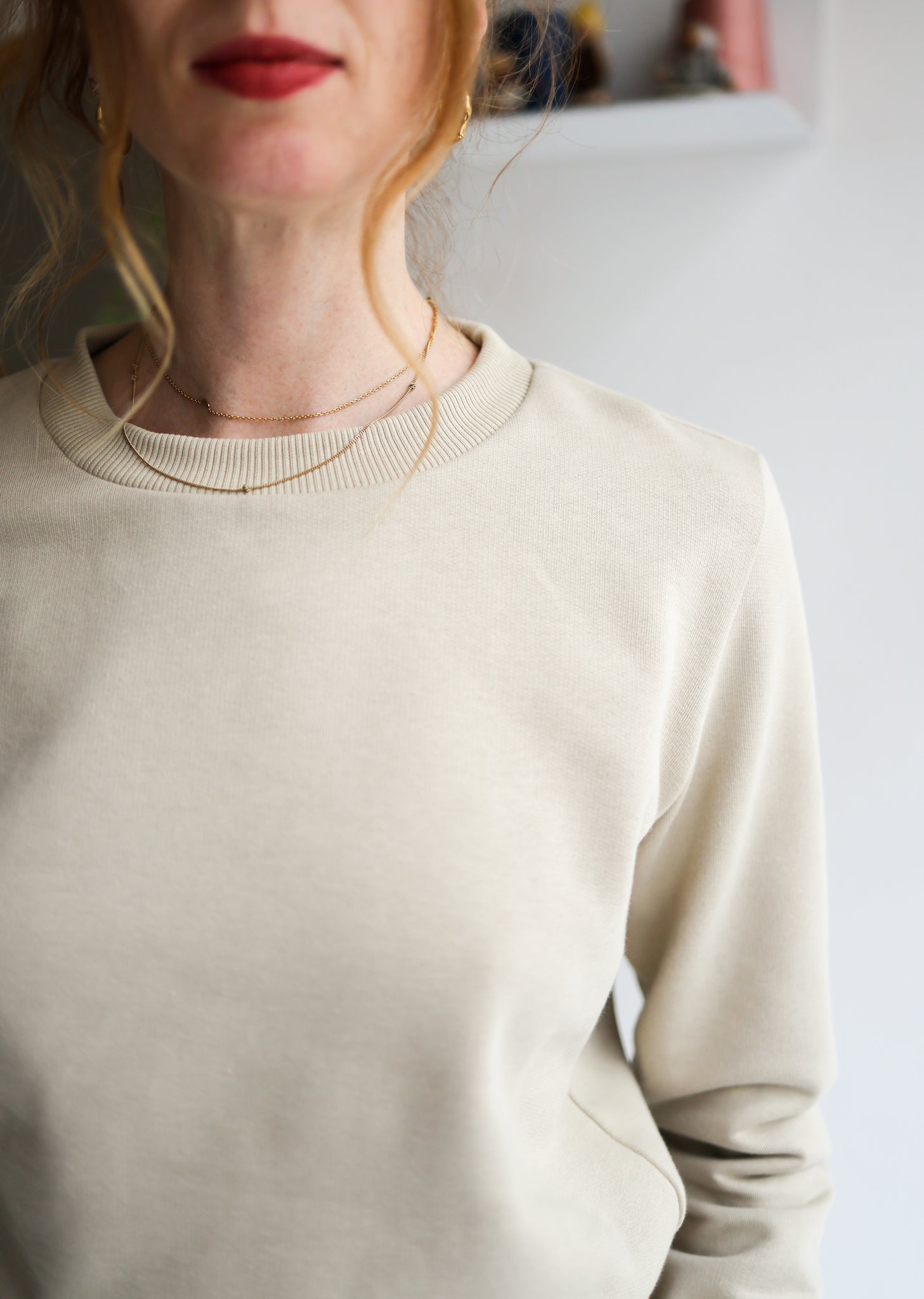 Women organic cotton sweatshirt.