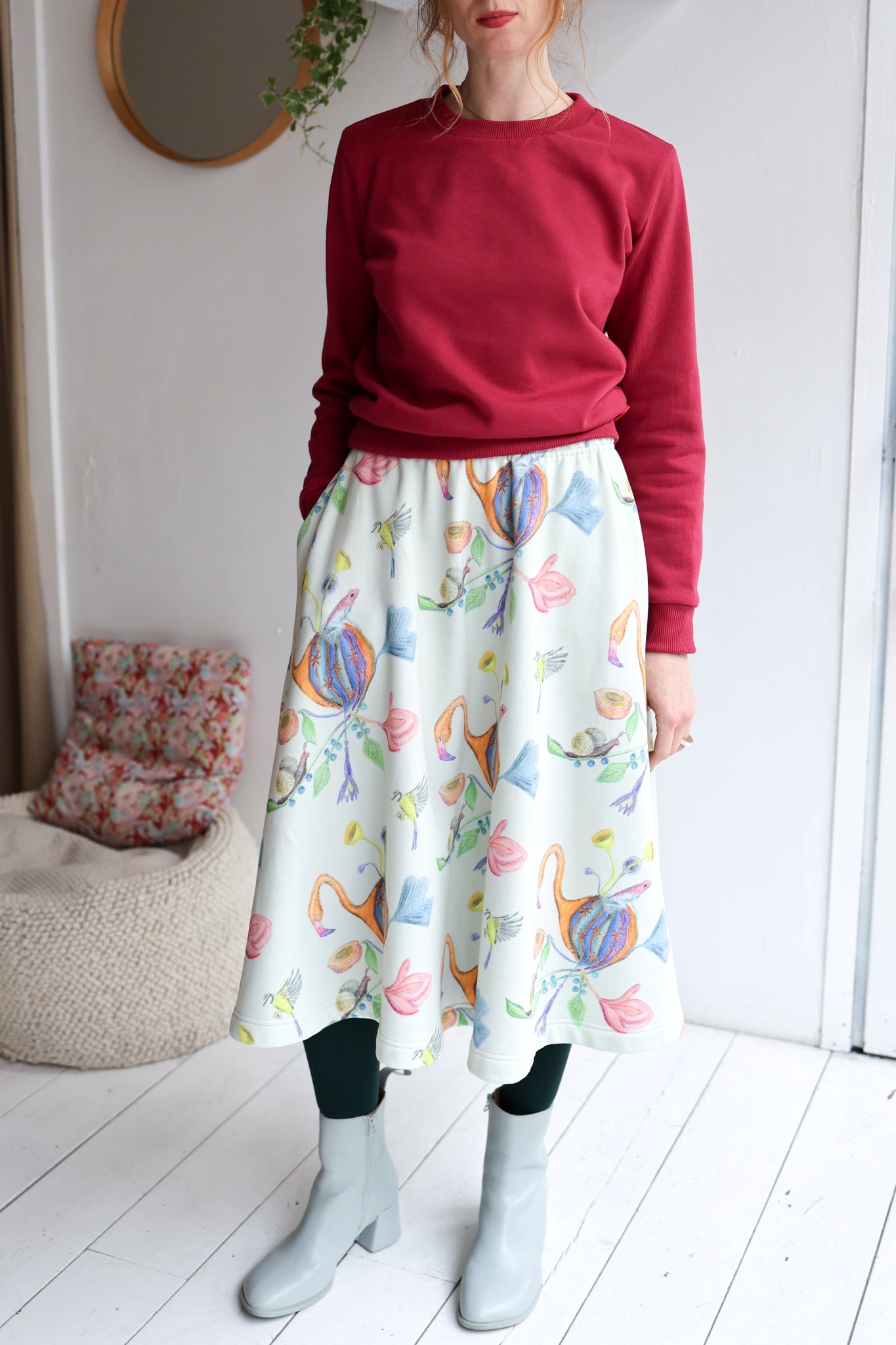 Women organic cotton sweatshirt.