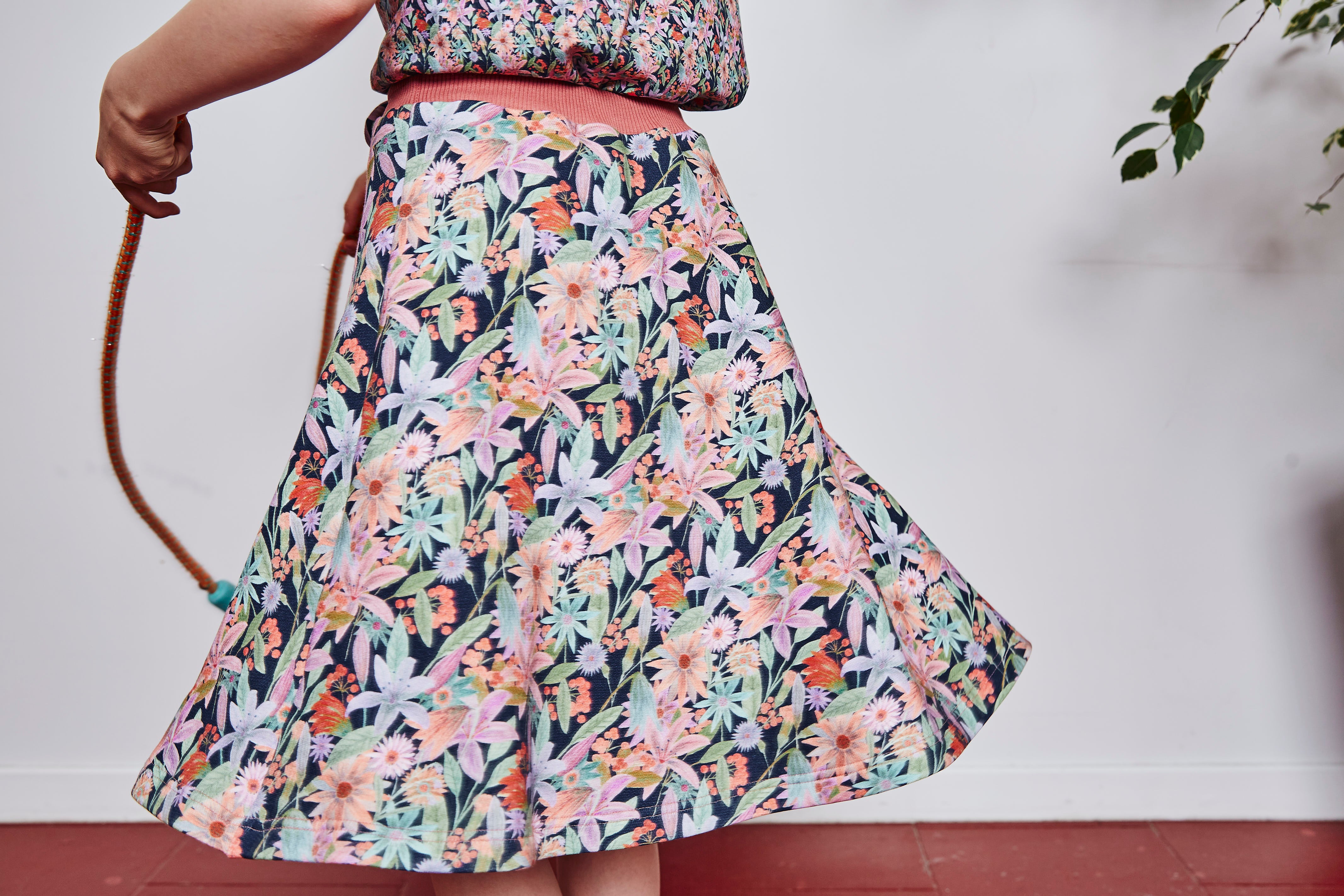 'Flower meadow' Skirt | navy